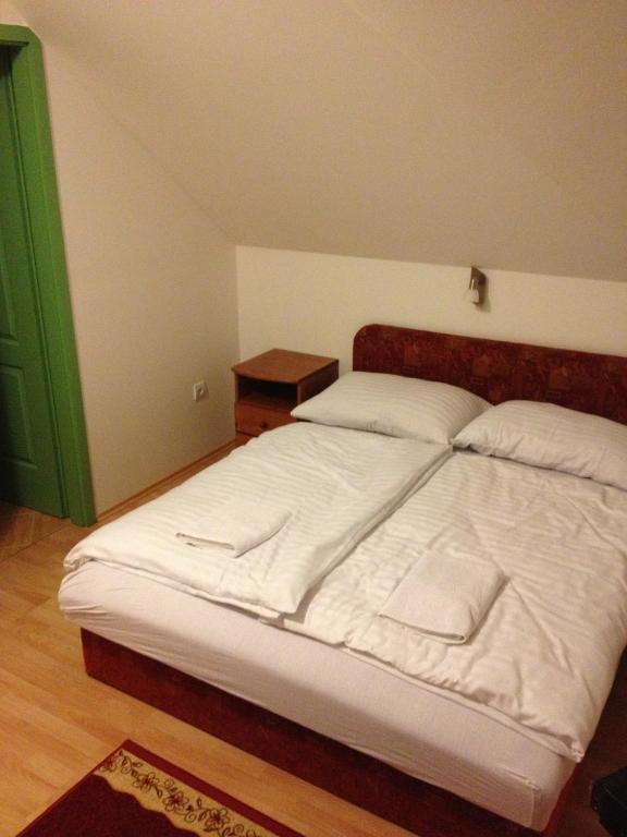 Bed and Breakfast Zatonyi Csarda Panzio Dunasziget Номер фото